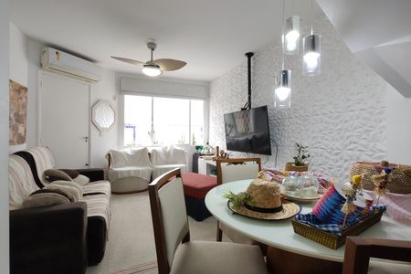 Casa de condomínio à venda com 116m², 3 quartos e 1 vagaSala