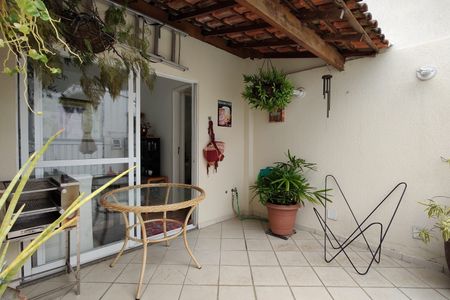 Casa de condomínio à venda com 116m², 3 quartos e 1 vagaTerraço
