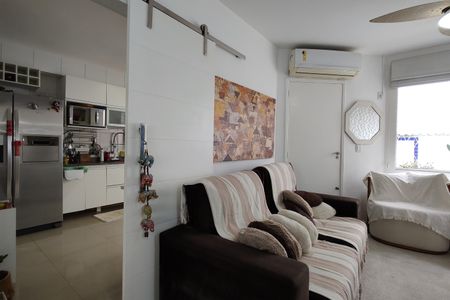 Casa de condomínio à venda com 116m², 3 quartos e 1 vagaSala