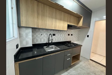 Cozinha de apartamento para alugar com 1 quarto, 60m² em Centro, São Vicente