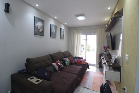 Sala de casa de condomínio à venda com 3 quartos, 90m² em Rio Bonito, São Paulo