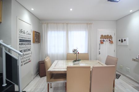 Sala de casa de condomínio à venda com 3 quartos, 90m² em Rio Bonito, São Paulo