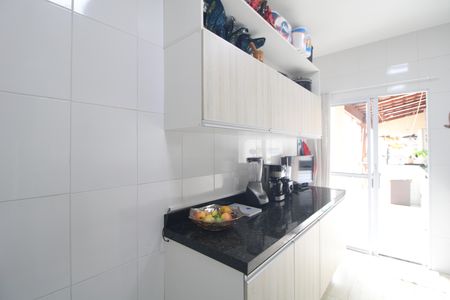 Casa de condomínio à venda com 90m², 3 quartos e 2 vagasCozinha