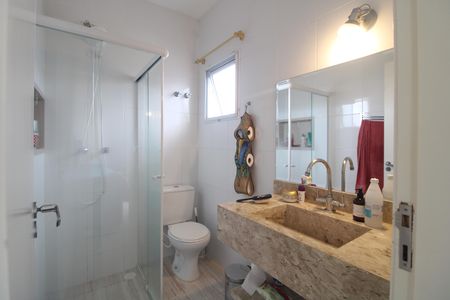 Casa de condomínio à venda com 90m², 3 quartos e 2 vagasBanheiro da suíte