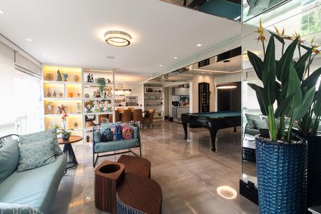 Apartamento à venda com 242m², 4 quartos e 4 vagas Apartamento à venda com 242m², 4 quartos e 4 vagasSala