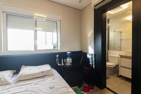 Apartamento à venda com 242m², 4 quartos e 4 vagas Apartamento à venda com 242m², 4 quartos e 4 vagasSuíte 4
