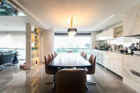 Apartamento à venda com 242m², 4 quartos e 4 vagas Apartamento à venda com 242m², 4 quartos e 4 vagasVaranda Gourmet