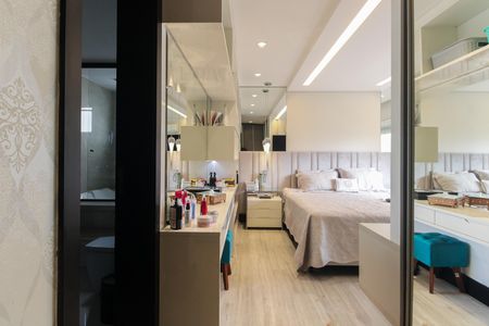 Apartamento à venda com 242m², 4 quartos e 4 vagas Apartamento à venda com 242m², 4 quartos e 4 vagasSuíte 2