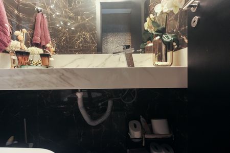 Apartamento à venda com 242m², 4 quartos e 4 vagas Apartamento à venda com 242m², 4 quartos e 4 vagasLavabo