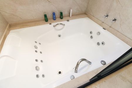 Apartamento à venda com 242m², 4 quartos e 4 vagas Apartamento à venda com 242m², 4 quartos e 4 vagasBanheiro Suíte 2