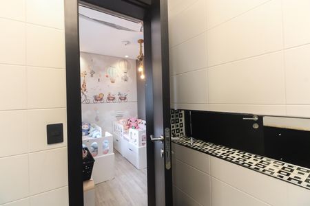 Apartamento à venda com 242m², 4 quartos e 4 vagas Apartamento à venda com 242m², 4 quartos e 4 vagasBanheiro Suíte 1