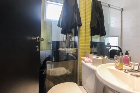Apartamento à venda com 242m², 4 quartos e 4 vagas Apartamento à venda com 242m², 4 quartos e 4 vagasÁrea de Serviço - Banheiro de Serviço