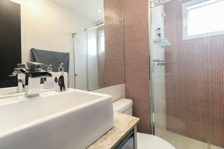 Apartamento à venda com 242m², 4 quartos e 4 vagas Apartamento à venda com 242m², 4 quartos e 4 vagasBanheiro Suíte 3