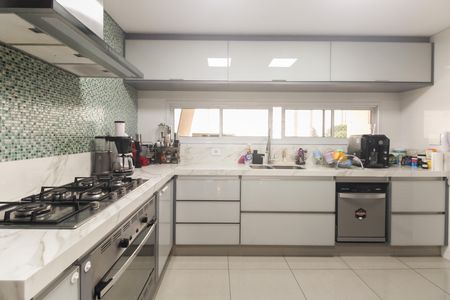 Apartamento à venda com 242m², 4 quartos e 4 vagas Apartamento à venda com 242m², 4 quartos e 4 vagasCozinha