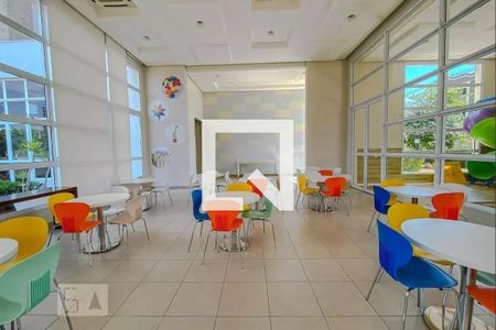 Apartamento à venda com 242m², 4 quartos e 4 vagas Apartamento à venda com 242m², 4 quartos e 4 vagasÁrea Comum