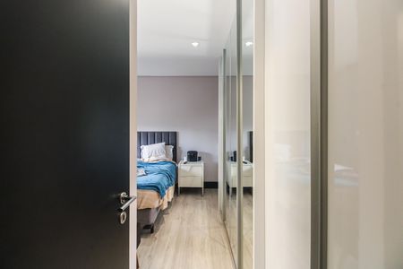 Apartamento à venda com 242m², 4 quartos e 4 vagas Apartamento à venda com 242m², 4 quartos e 4 vagasSuíte 3