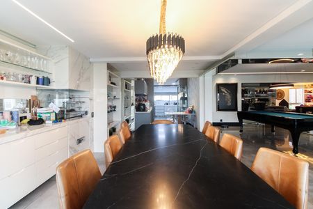 Apartamento à venda com 242m², 4 quartos e 4 vagas Apartamento à venda com 242m², 4 quartos e 4 vagasVaranda Gourmet