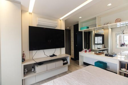 Apartamento à venda com 242m², 4 quartos e 4 vagas Apartamento à venda com 242m², 4 quartos e 4 vagasSuíte 2