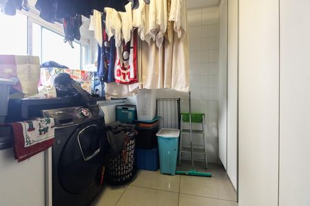 Apartamento à venda com 242m², 4 quartos e 4 vagas Apartamento à venda com 242m², 4 quartos e 4 vagasÁrea de Serviço