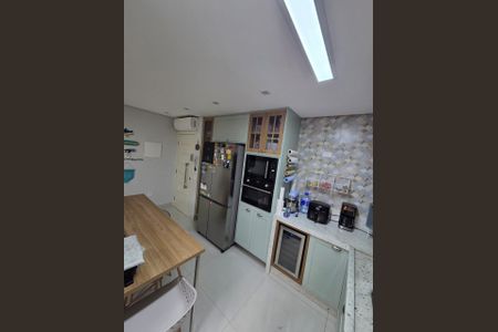 Apartamento à venda com 70m², 3 quartos e 2 vagas Apartamento à venda com 70m², 3 quartos e 2 vagasCozinha