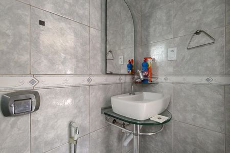 Casa de condomínio para alugar com 173m², 2 quartos e 2 vagas Casa de condomínio para alugar com 173m², 2 quartos e 2 vagasBanheiro da Suíte 1