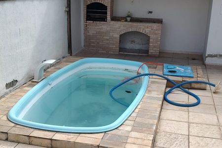 Casa de condomínio para alugar com 173m², 2 quartos e 2 vagas Casa de condomínio para alugar com 173m², 2 quartos e 2 vagasPiscina e Churrasqueira