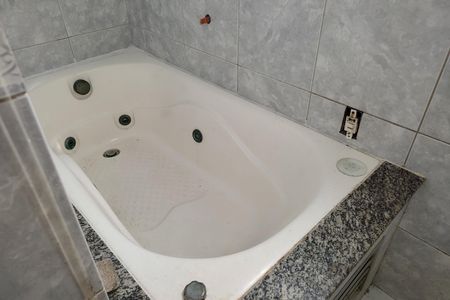 Casa de condomínio para alugar com 173m², 2 quartos e 2 vagas Casa de condomínio para alugar com 173m², 2 quartos e 2 vagasBanheiro da Suíte 1
