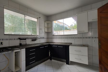 Casa de condomínio para alugar com 173m², 2 quartos e 2 vagas Casa de condomínio para alugar com 173m², 2 quartos e 2 vagasCozinha - Armários