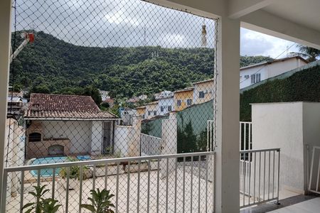 Casa de condomínio para alugar com 173m², 2 quartos e 2 vagas Casa de condomínio para alugar com 173m², 2 quartos e 2 vagasVaranda