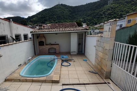 Casa de condomínio para alugar com 173m², 2 quartos e 2 vagas Casa de condomínio para alugar com 173m², 2 quartos e 2 vagasPiscina e Churrasqueira