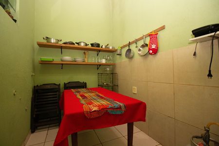 Casa para alugar com 80m², 2 quartos e 1 vaga Casa para alugar com 80m², 2 quartos e 1 vagaCozinha e Área de Serviço