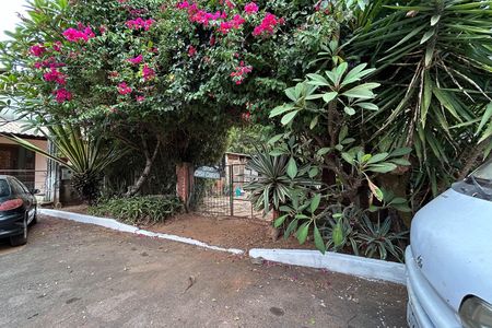 Casa para alugar com 80m², 2 quartos e 1 vaga Casa para alugar com 80m², 2 quartos e 1 vagaFachada