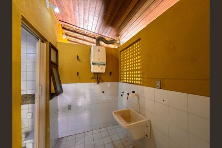 Casa de condomínio para alugar com 140m², 4 quartos e 1 vagaÁrea de Serviço