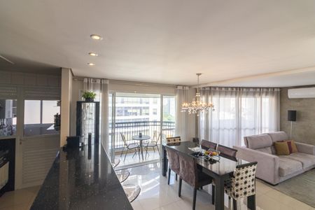 Apartamento à venda com 119m², 2 quartos e 2 vagas Apartamento à venda com 119m², 2 quartos e 2 vagasSala