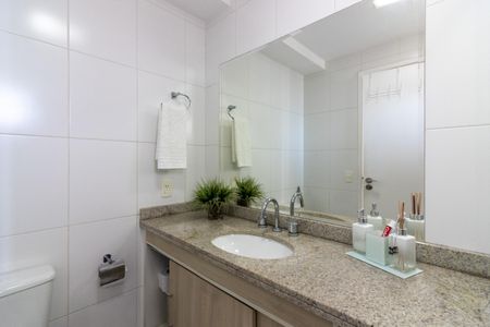 Apartamento à venda com 119m², 2 quartos e 2 vagas Apartamento à venda com 119m², 2 quartos e 2 vagasBanheiro da Suíte 1