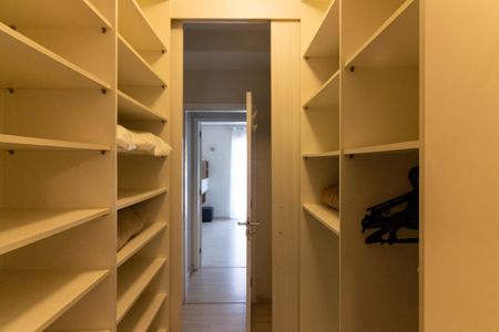 Apartamento à venda com 119m², 2 quartos e 2 vagas Apartamento à venda com 119m², 2 quartos e 2 vagasCloset da suíte 2