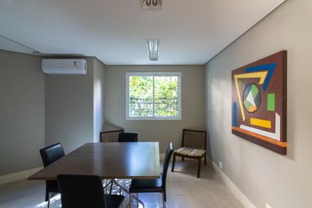 Apartamento à venda com 119m², 2 quartos e 2 vagas Apartamento à venda com 119m², 2 quartos e 2 vagasCoworking