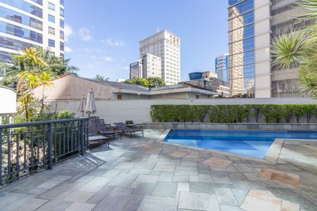 Apartamento à venda com 119m², 2 quartos e 2 vagas Apartamento à venda com 119m², 2 quartos e 2 vagasÁrea comum - Piscina