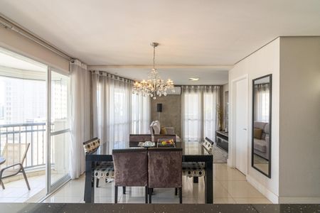 Apartamento à venda com 119m², 2 quartos e 2 vagas Apartamento à venda com 119m², 2 quartos e 2 vagasSala