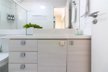 Apartamento à venda com 119m², 2 quartos e 2 vagas Apartamento à venda com 119m², 2 quartos e 2 vagasBanheiro da Suíte 2