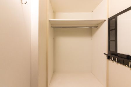 Apartamento à venda com 119m², 2 quartos e 2 vagas Apartamento à venda com 119m², 2 quartos e 2 vagasCloset da suíte 2