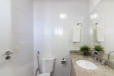 Apartamento à venda com 119m², 2 quartos e 2 vagas Apartamento à venda com 119m², 2 quartos e 2 vagasBanheiro da Suíte 1
