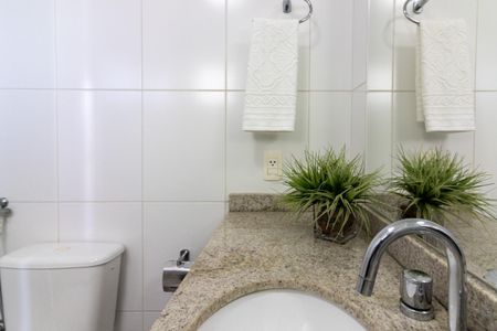Apartamento à venda com 119m², 2 quartos e 2 vagas Apartamento à venda com 119m², 2 quartos e 2 vagasBanheiro da Suíte 1