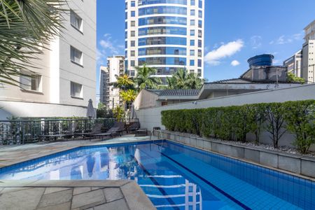 Apartamento à venda com 119m², 2 quartos e 2 vagas Apartamento à venda com 119m², 2 quartos e 2 vagasÁrea comum - Piscina