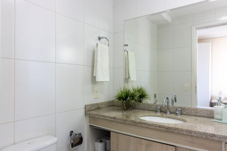 Apartamento à venda com 119m², 2 quartos e 2 vagas Apartamento à venda com 119m², 2 quartos e 2 vagasBanheiro da Suíte 1