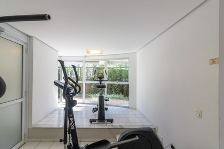 Apartamento à venda com 119m², 2 quartos e 2 vagas Apartamento à venda com 119m², 2 quartos e 2 vagasÁrea comum - Academia