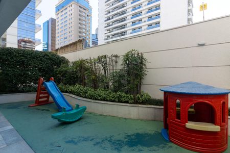 Apartamento à venda com 119m², 2 quartos e 2 vagas Apartamento à venda com 119m², 2 quartos e 2 vagasÁrea comum - Playground