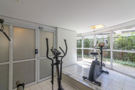 Apartamento à venda com 119m², 2 quartos e 2 vagas Apartamento à venda com 119m², 2 quartos e 2 vagasÁrea comum - Academia