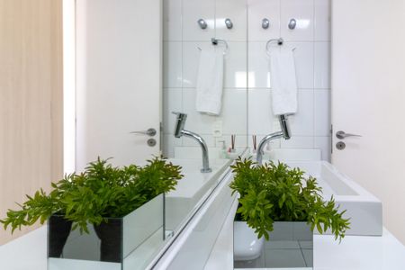 Apartamento à venda com 119m², 2 quartos e 2 vagas Apartamento à venda com 119m², 2 quartos e 2 vagasBanheiro da Suíte 2