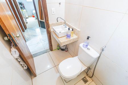 Apartamento à venda com 70m², 3 quartos e 1 vaga Apartamento à venda com 70m², 3 quartos e 1 vagaBanheiro